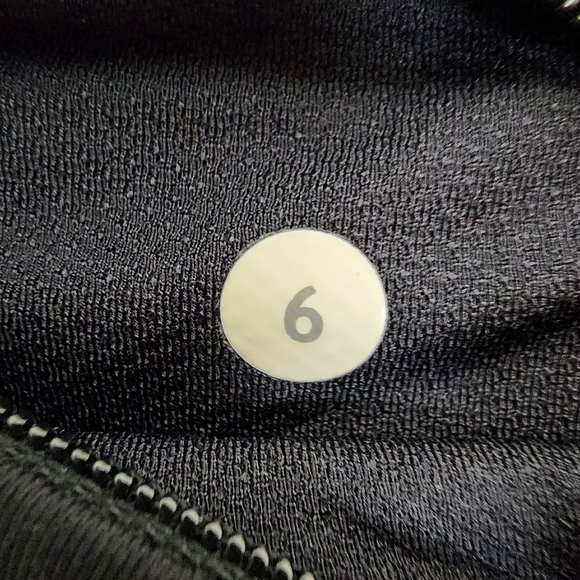 Lululemon Speed Tight II  Textured Wave Black Silver Spoon Size 6 Luxtreme - Picture 3 of 14